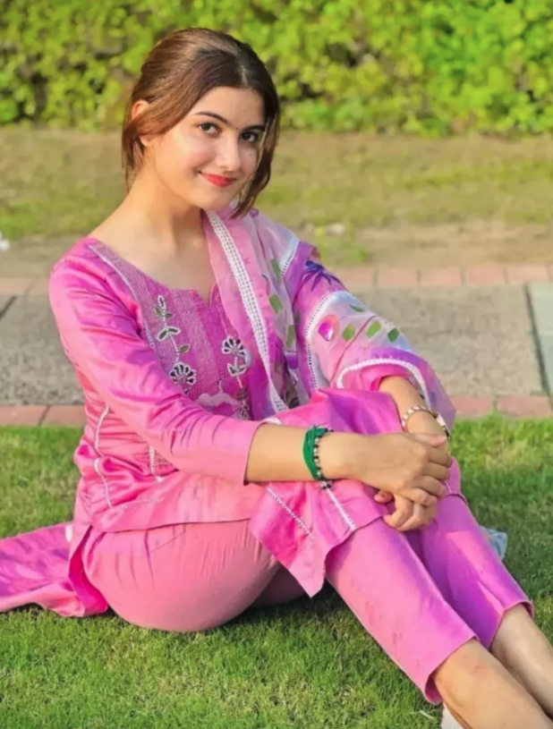 Beautifull Pakistani Insta Model Laked MMS